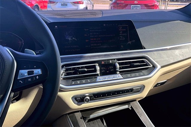 Used 2022 BMW X5 sDrive40i w/ Premium Package image 9