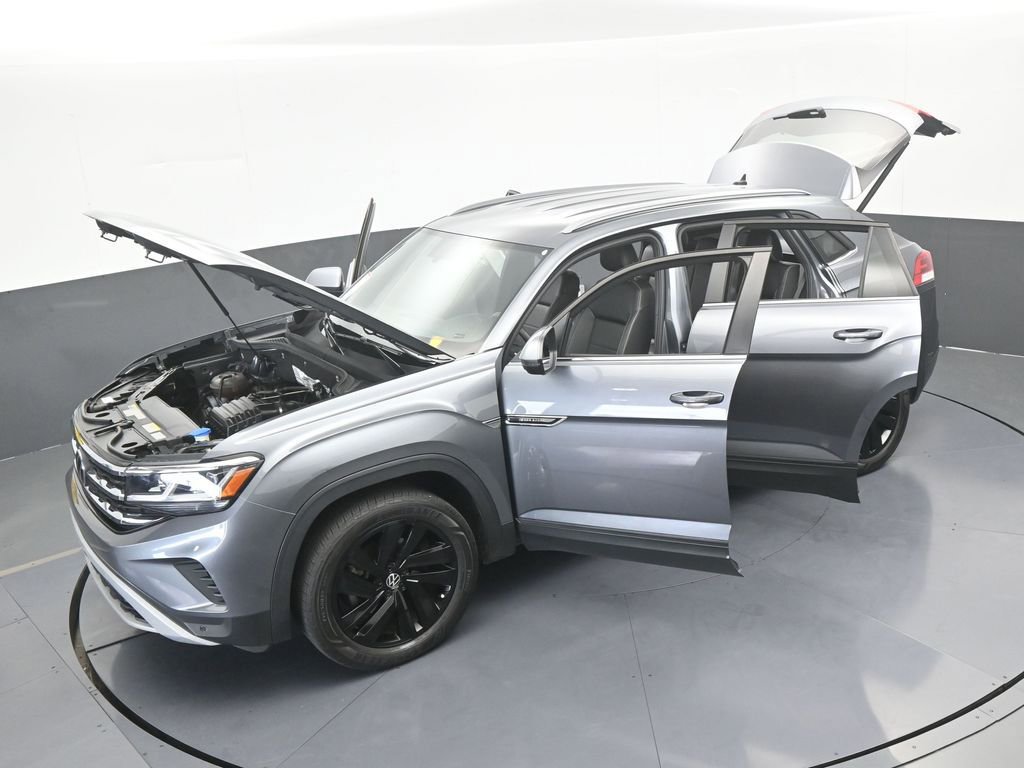 Used 2022 Volkswagen Atlas Cross Sport SE w/ Black Wheel Package image 67