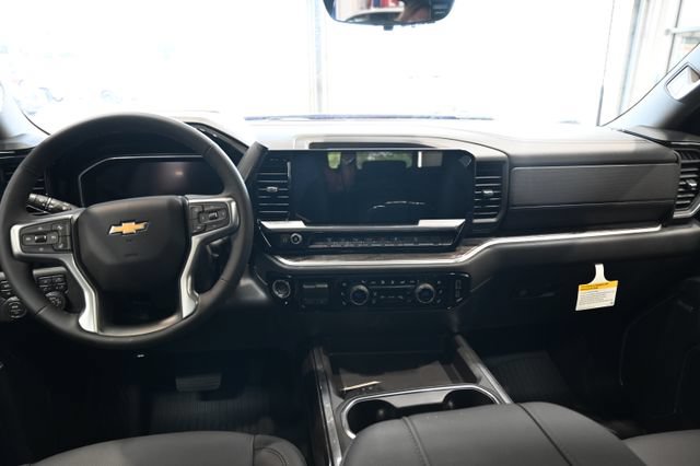 New 2026 Chevrolet Silverado 2500 LTZ w/ LTZ Premium Package AWD/4WD image 15