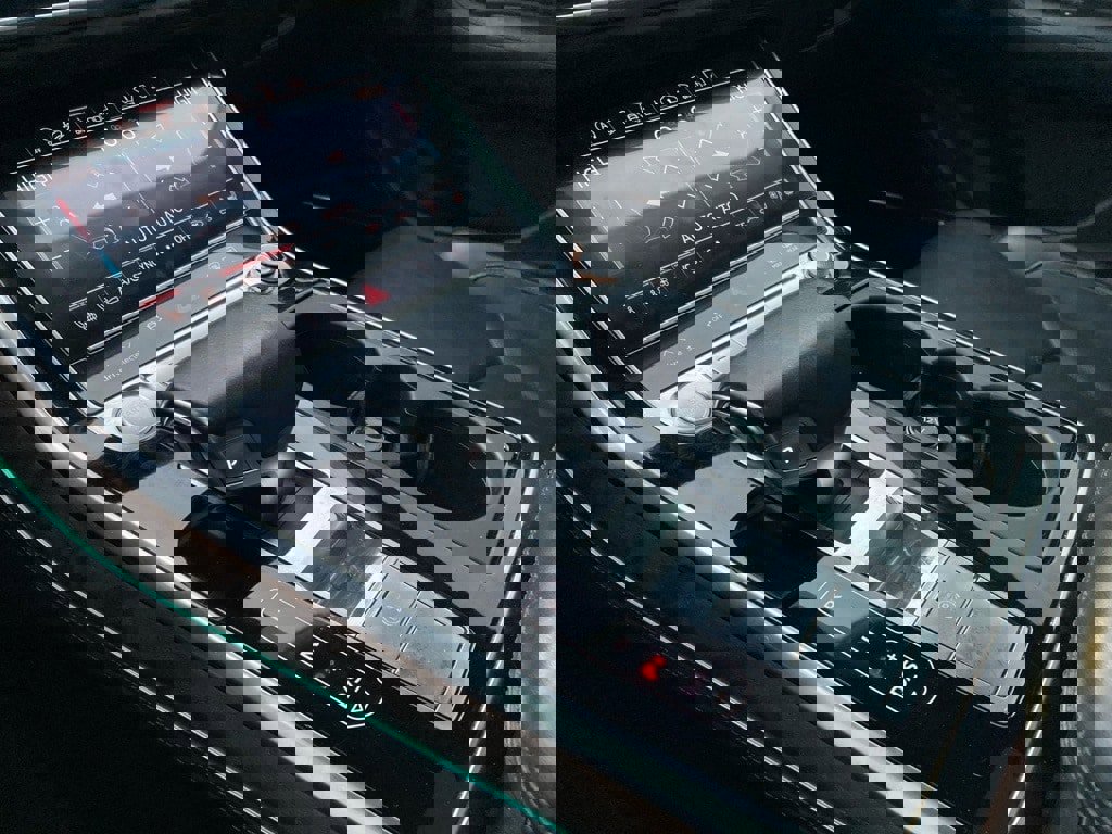 Used 2019 Audi Q8 Prestige w/ Luxury Package image 23