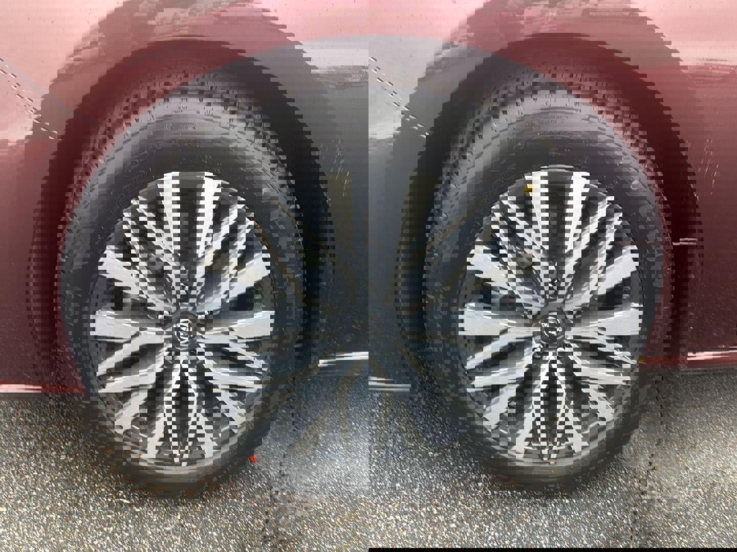 Used 2024 Nissan Altima 2.5 SV image 10