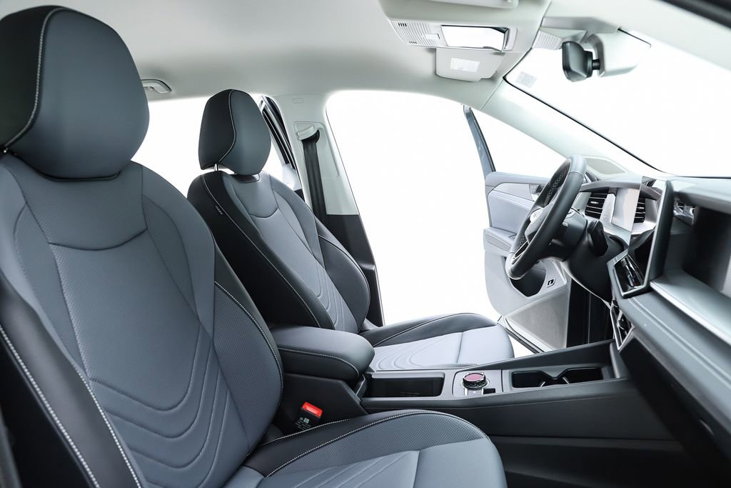 New 2026 Volkswagen Tiguan SE image 36