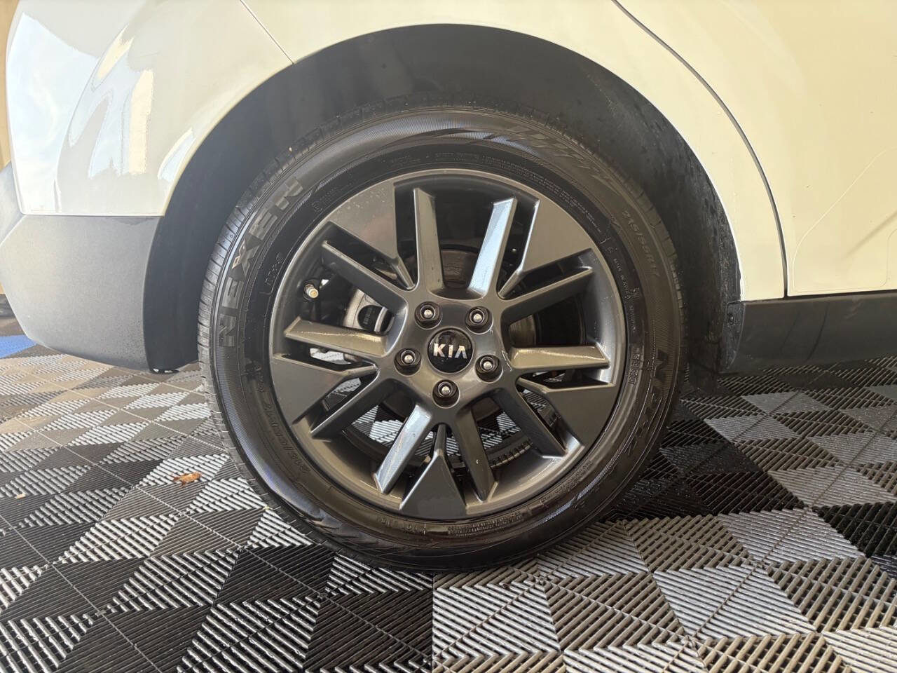 Used 2021 Kia Soul EX FWD image 28