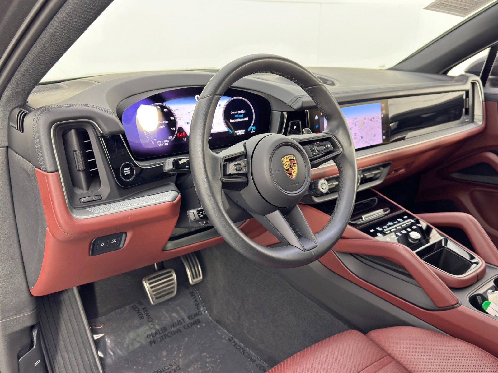 Used 2025 Porsche Cayenne S image 14