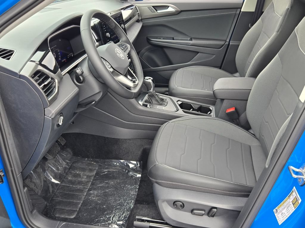 New 2026 Volkswagen Taos SE FWD image 5