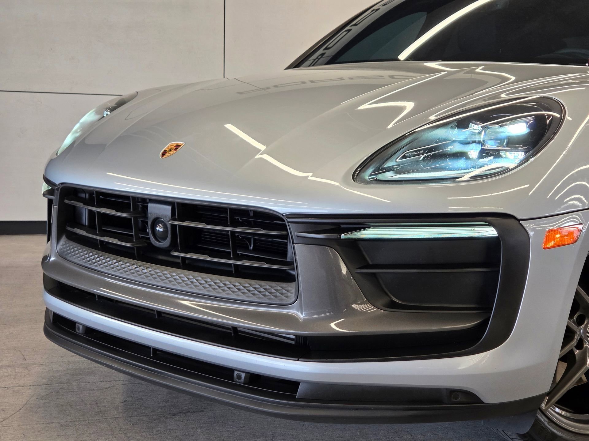 Certified 2024 Porsche Macan Turbo image 26