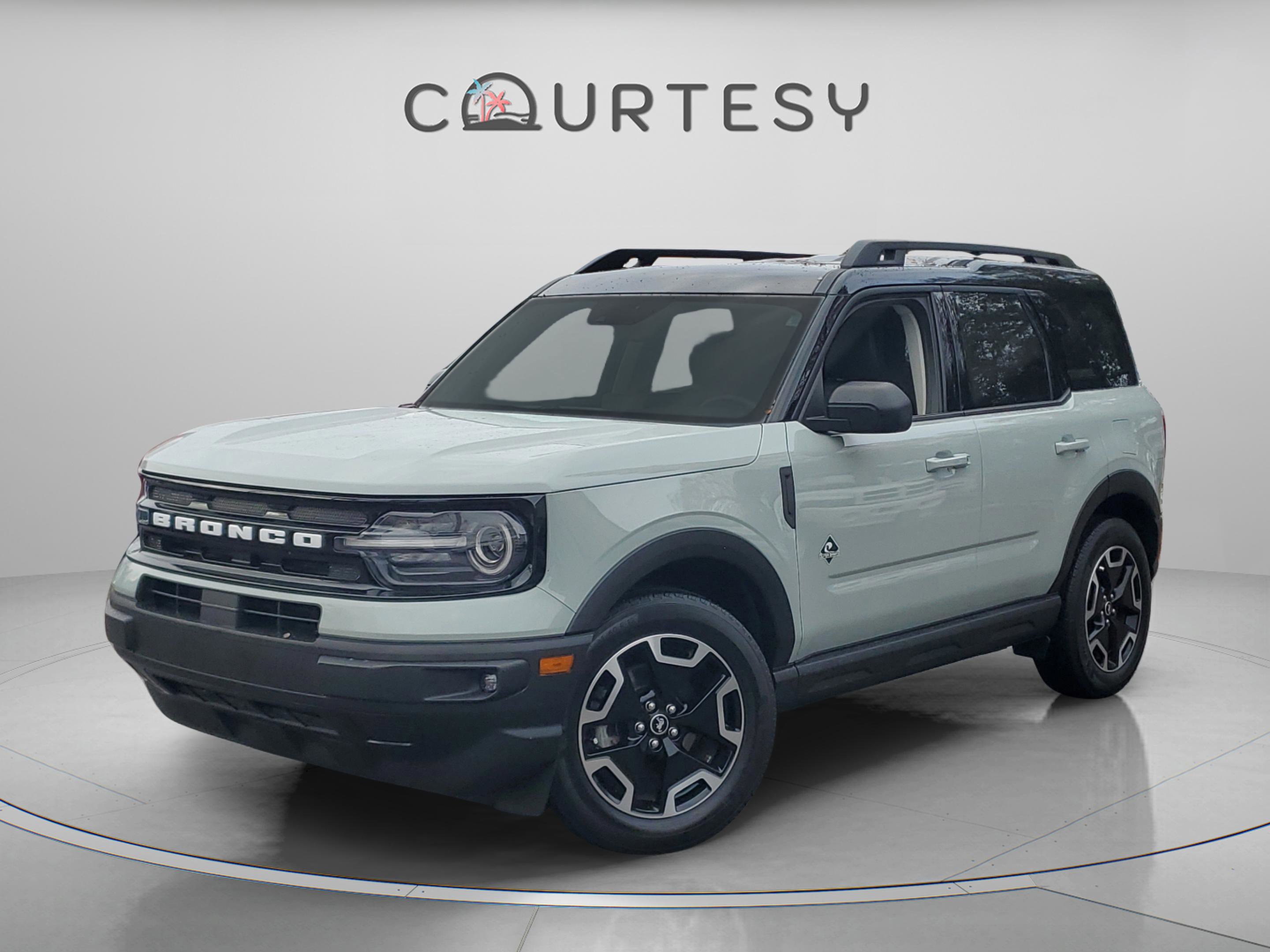 Used 2023 Ford Bronco Sport Outer Banks w/ Tech Package image 1