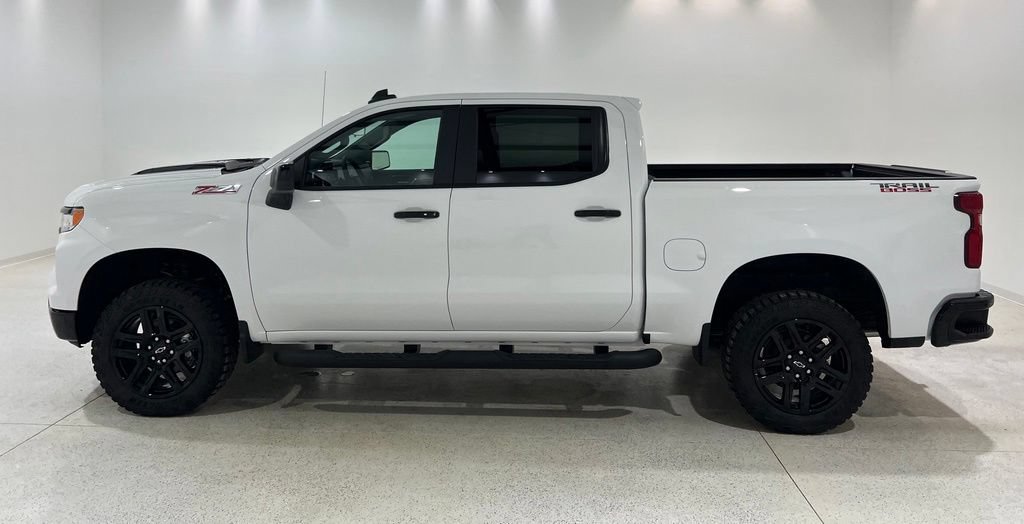 Used 2026 Chevrolet Silverado 1500 LT Trail Boss w/ Convenience Package II AWD/4WD image 2