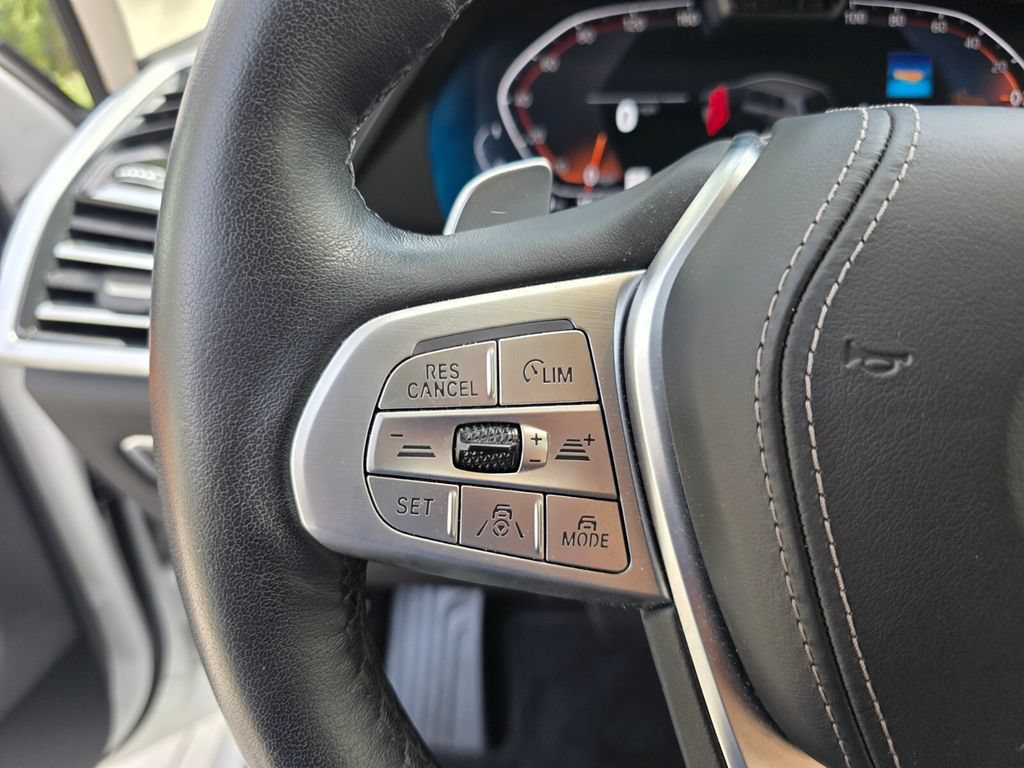 Used 2022 BMW X7 xDrive40i w/ Premium Package AWD/4WD image 21
