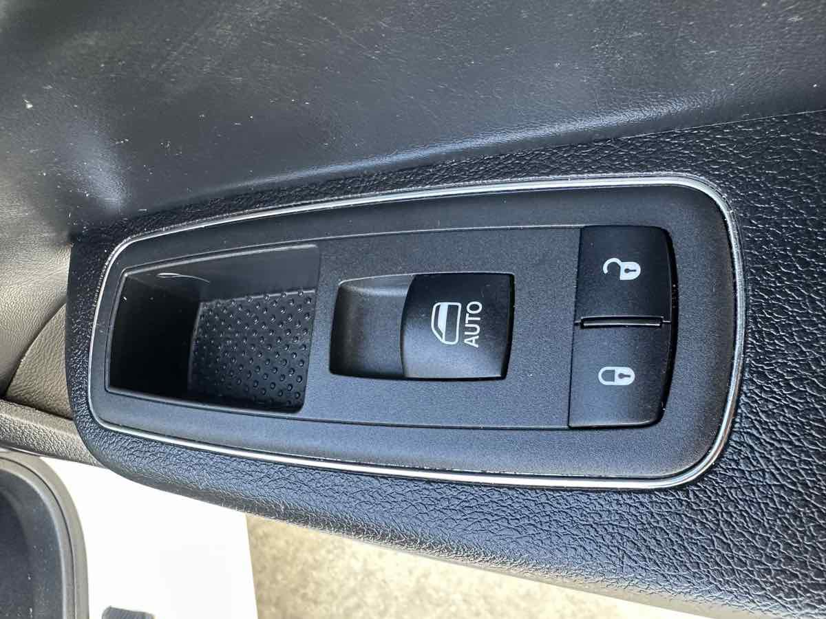 Used 2022 Chrysler 300 S RWD image 27