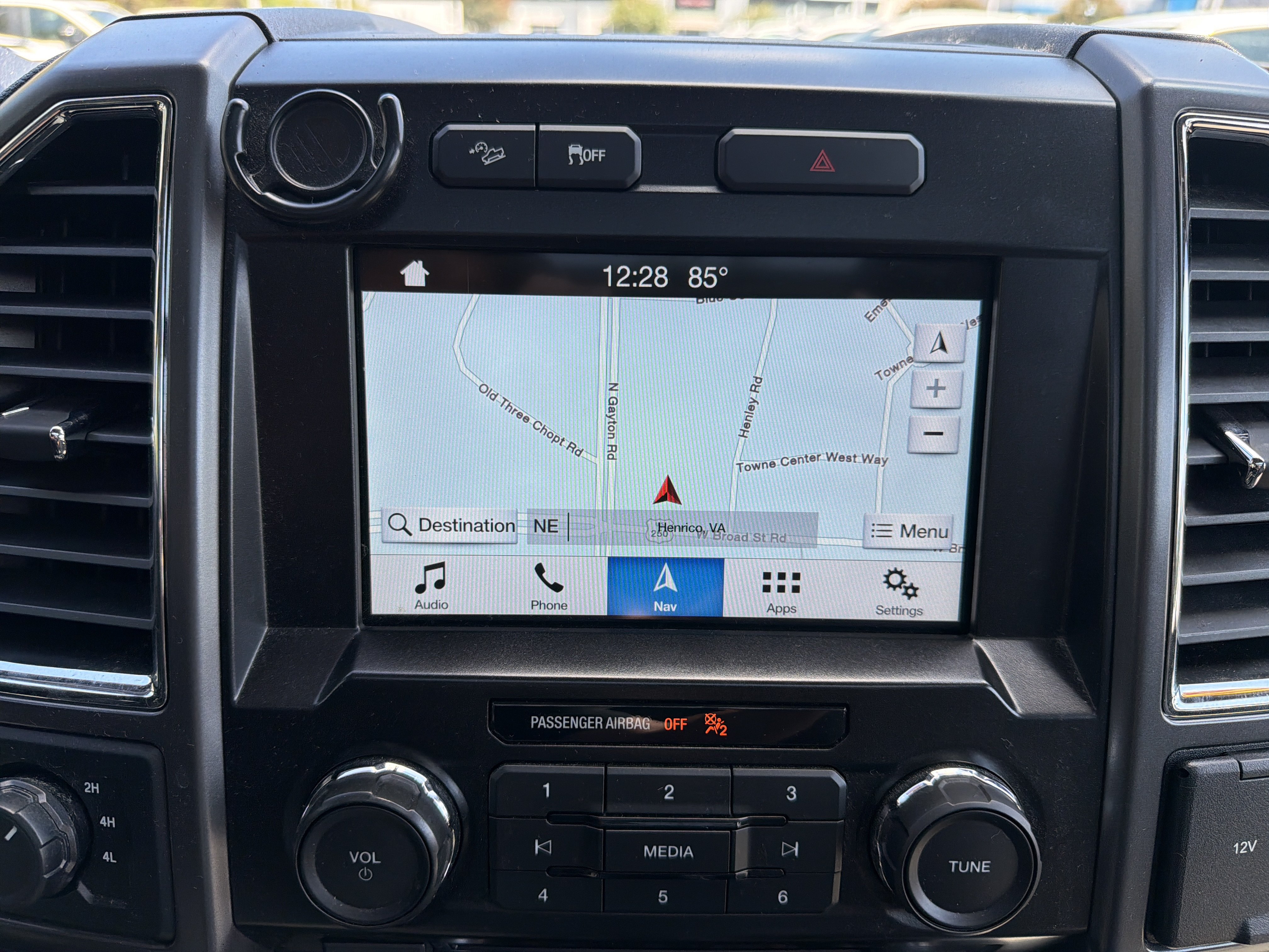 Used 2016 Ford F150 XLT w/ Equipment Group 302A Luxury AWD/4WD image 24