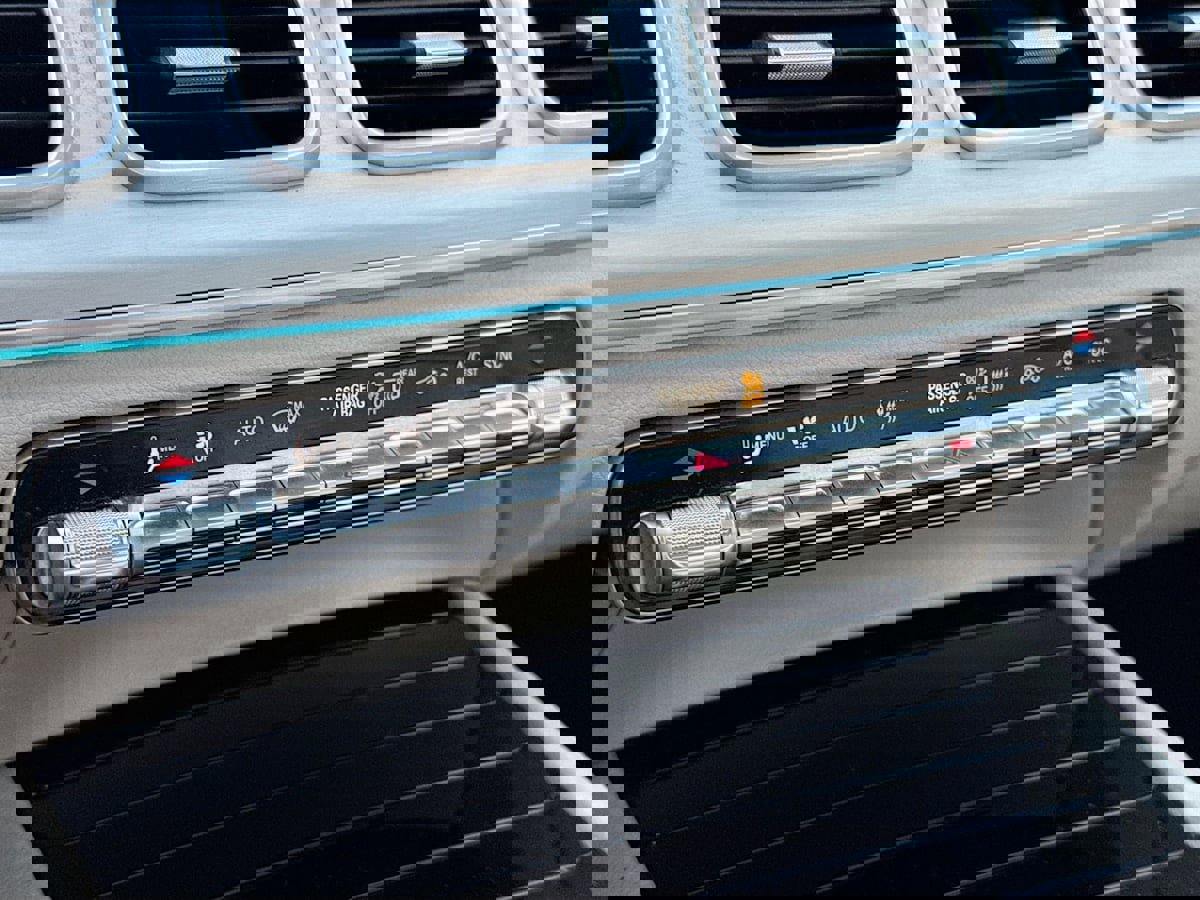 Used 2023 Mercedes-Benz GLS 450 4MATIC image 16