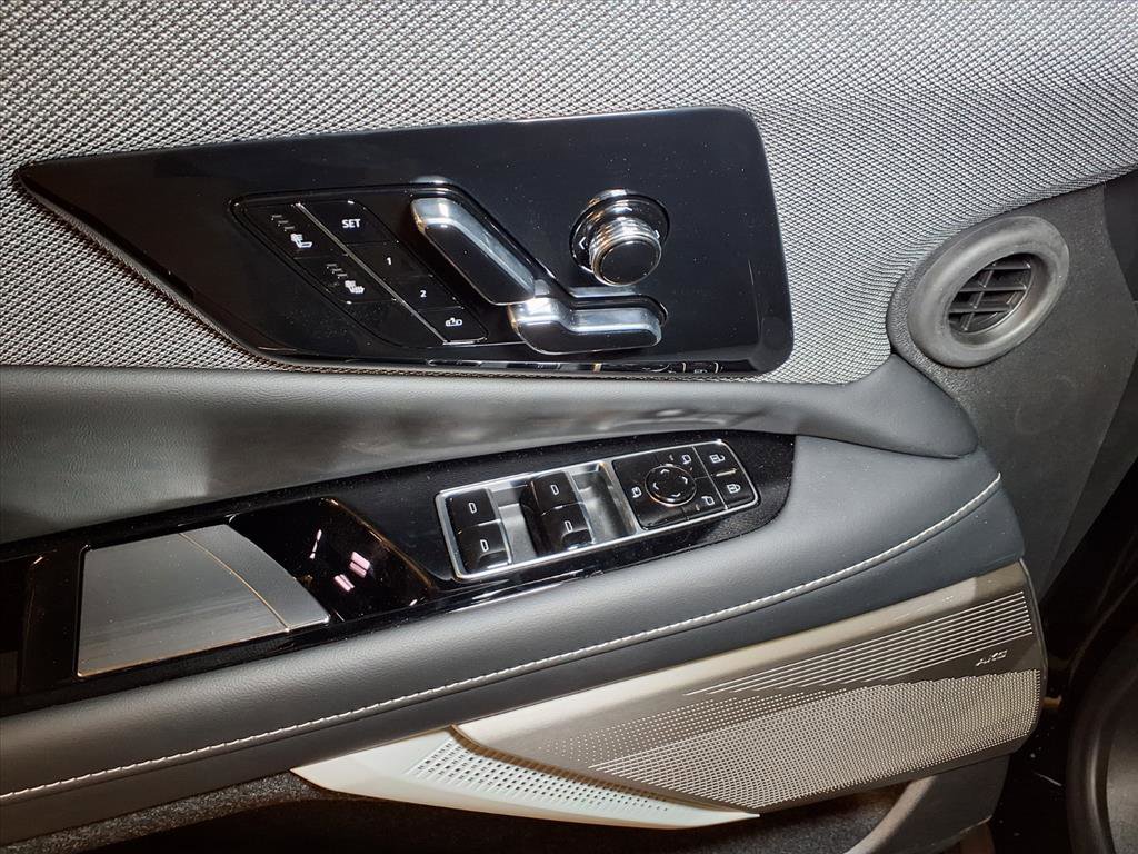 Used 2026 Cadillac Optiq Luxury 1 image 16