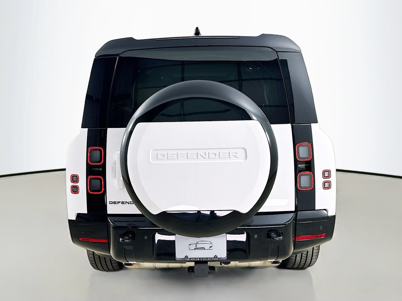 New 2026 Land Rover Defender 130 X-Dynamic SE AWD/4WD image 6