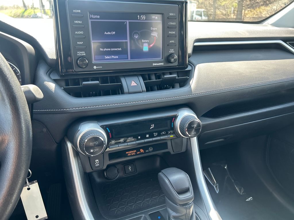 Certified 2021 Toyota RAV4 LE AWD/4WD image 12