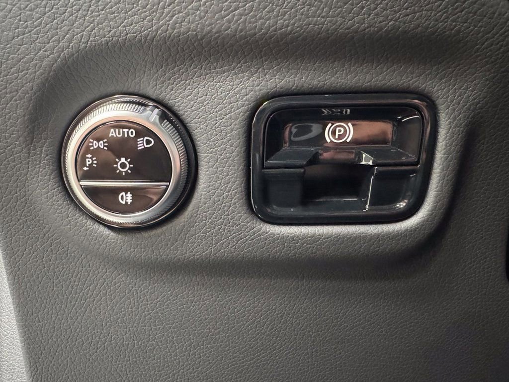 Used 2024 Mercedes-Benz EQE AMG 4MATIC SUV image 10