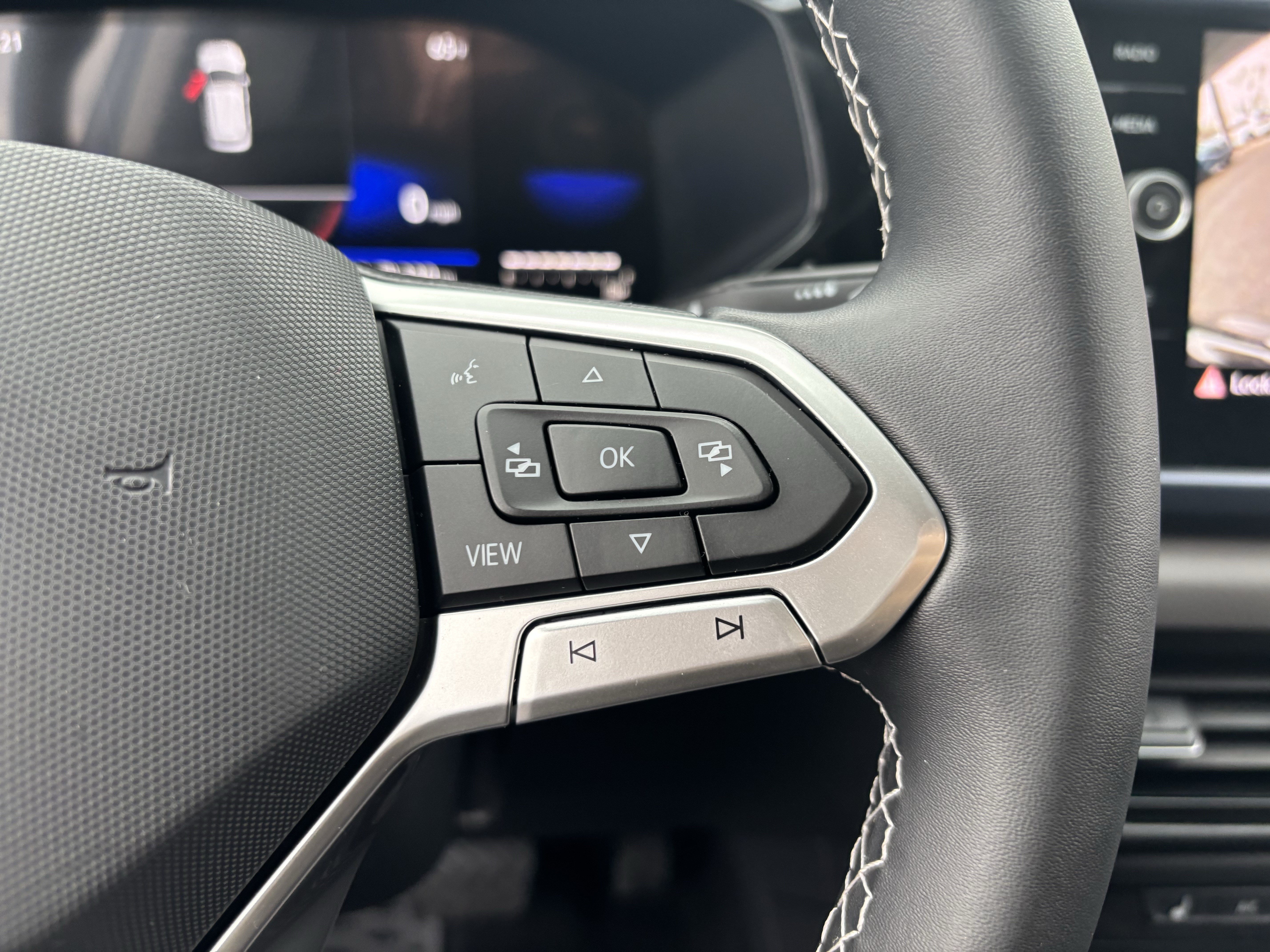 New 2026 Volkswagen Taos SE FWD image 27