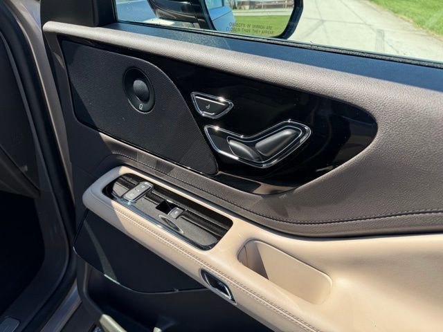 Used 2020 Lincoln Aviator Reserve w/ Equipment Group 201A image 45