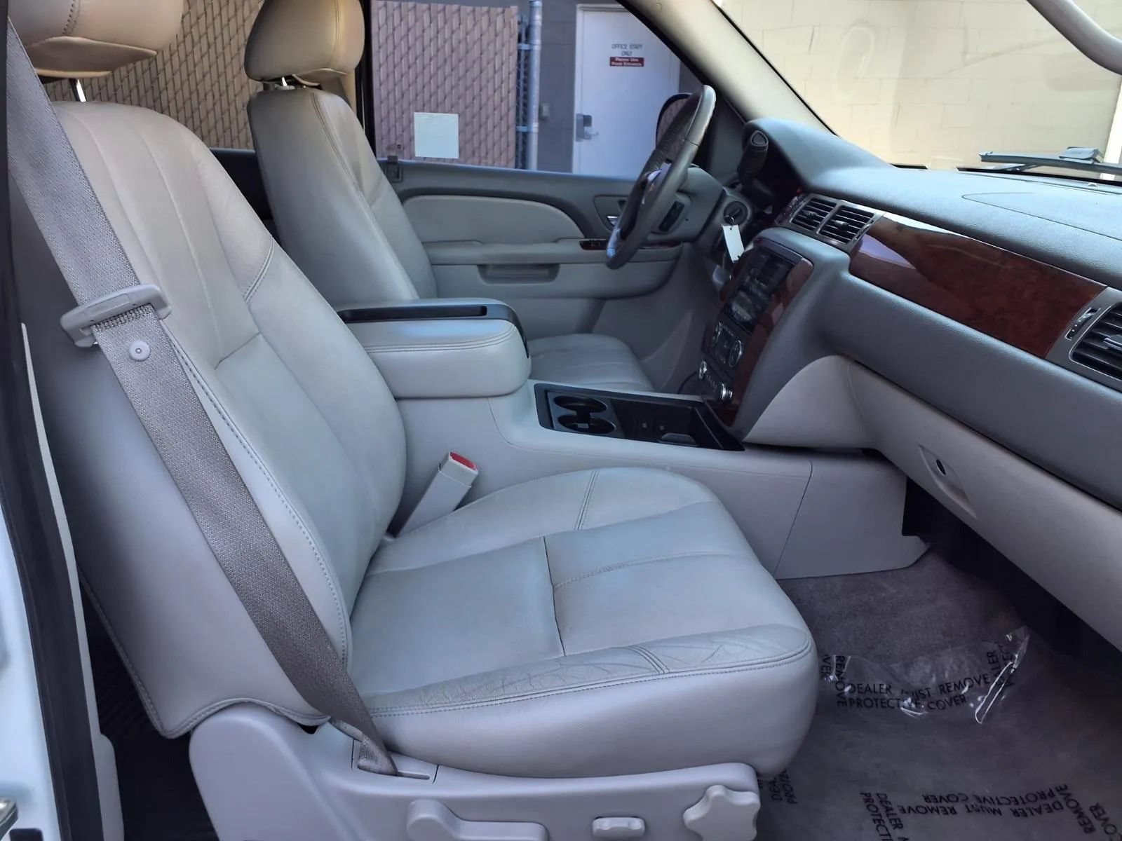Used 2010 Chevrolet Tahoe LT w/ Regional Value Package RWD image 20