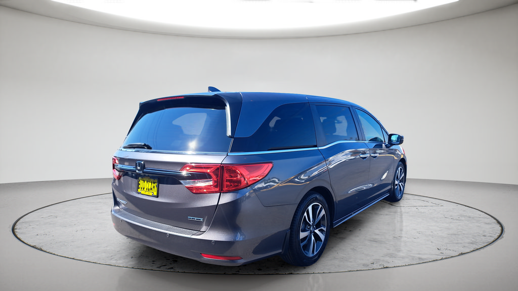 Used 2024 Honda Odyssey Touring image 3