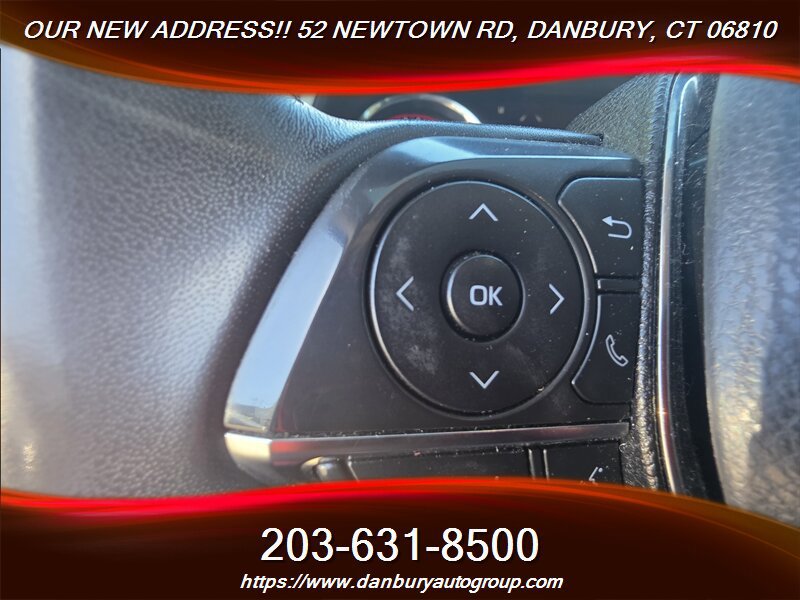 Used 2019 Toyota Camry XSE FWD image 17