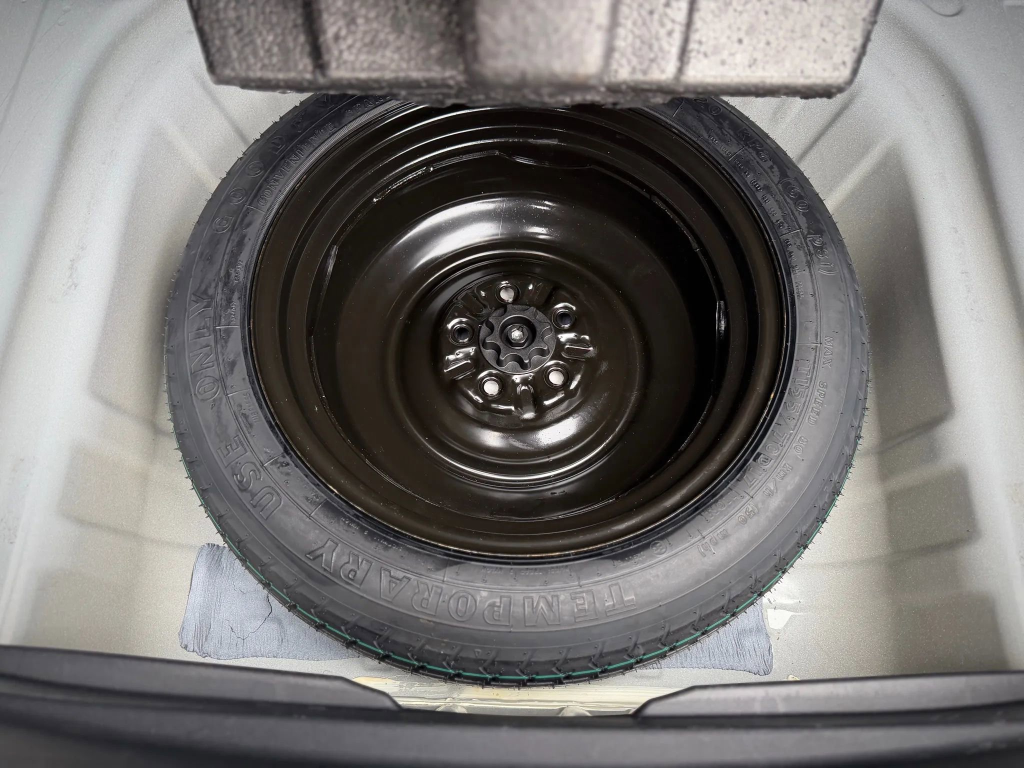 Used 2013 Toyota Camry SE image 24