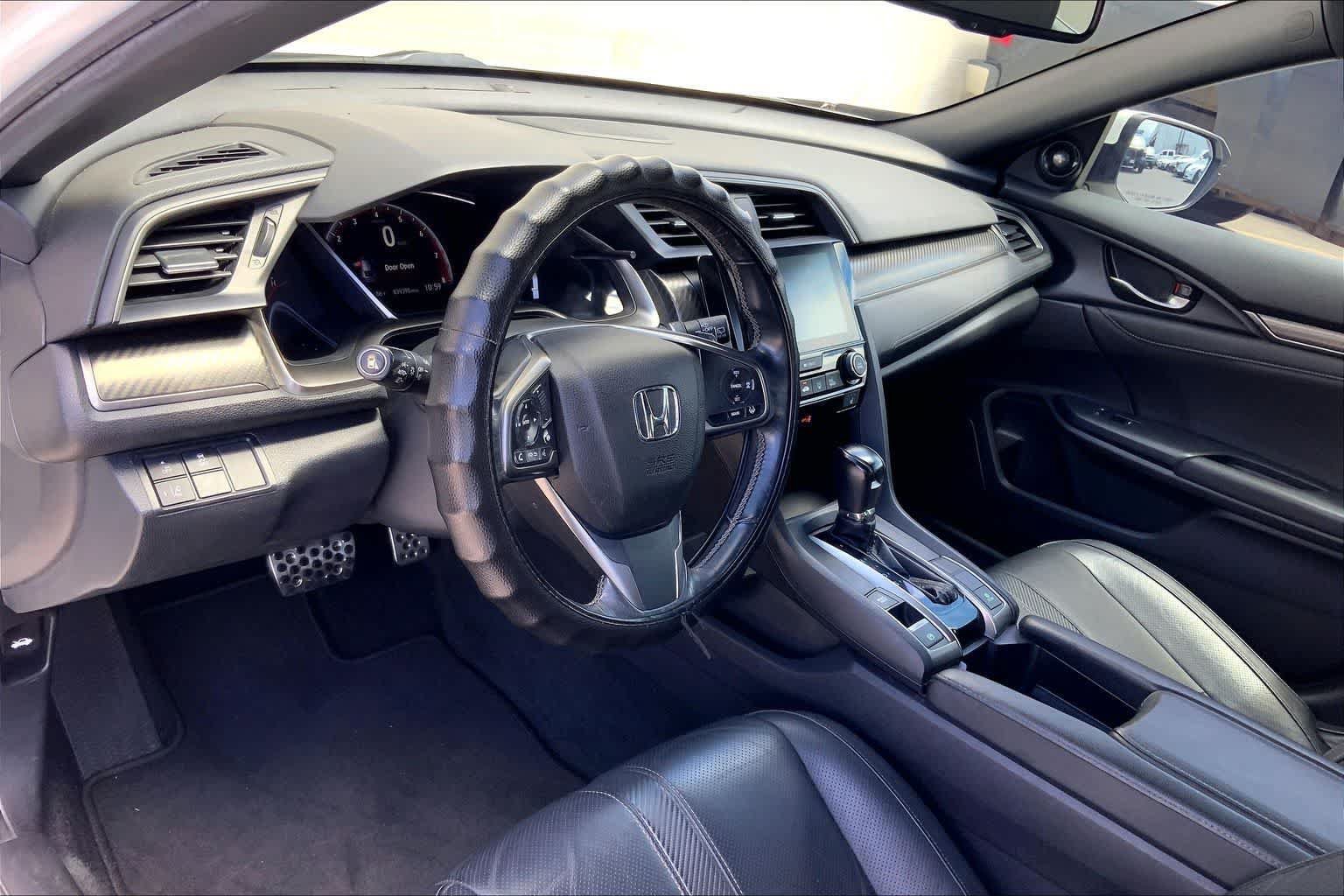 Used 2018 Honda Civic Sport Touring image 2