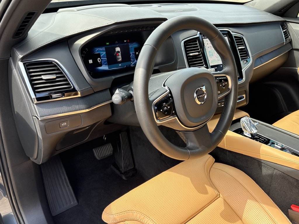 Used 2024 Volvo XC90 B6 Ultimate AWD/4WD image 14