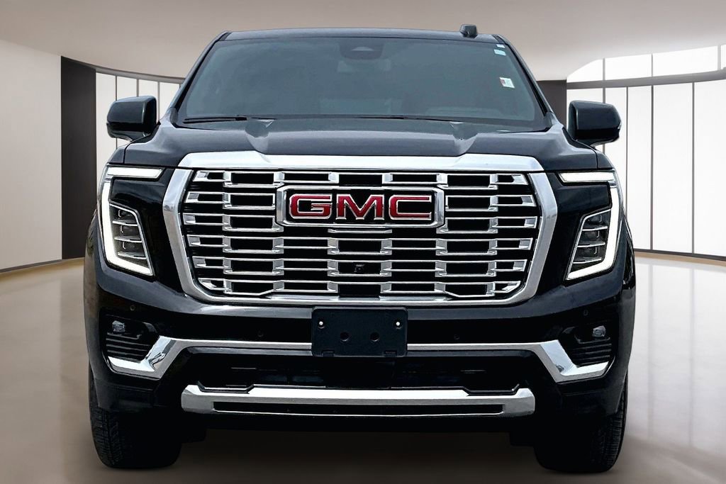 Used 2025 GMC Yukon XL Denali AWD/4WD image 3