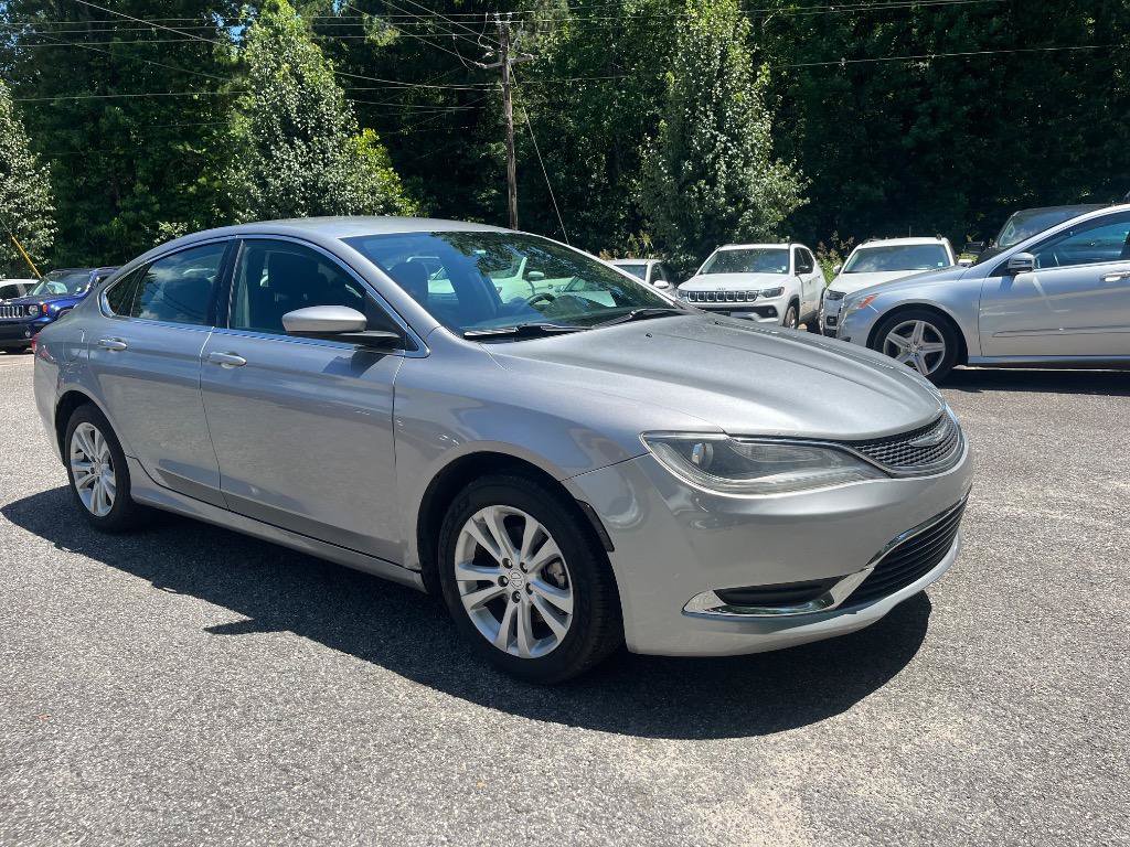 Used 2015 Chrysler 200 Limited FWD image 10