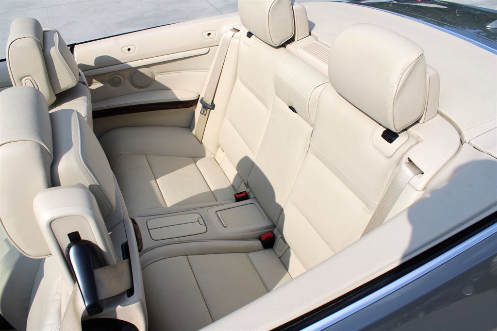 Used 2009 BMW 335i Convertible image 19