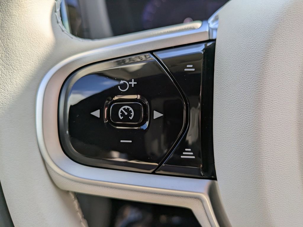 New 2026 Volvo XC60 B5 Ultra w/ Protection Package Premier AWD/4WD image 25
