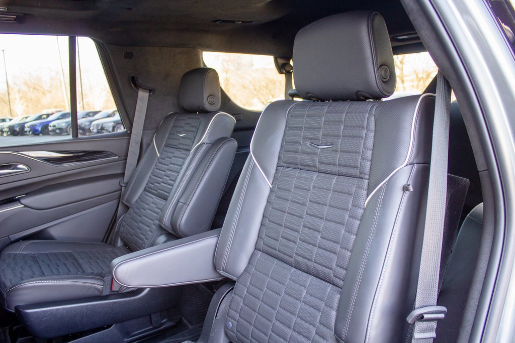 Used 2023 Cadillac Escalade V w/ LPO, ONYX Package image 22
