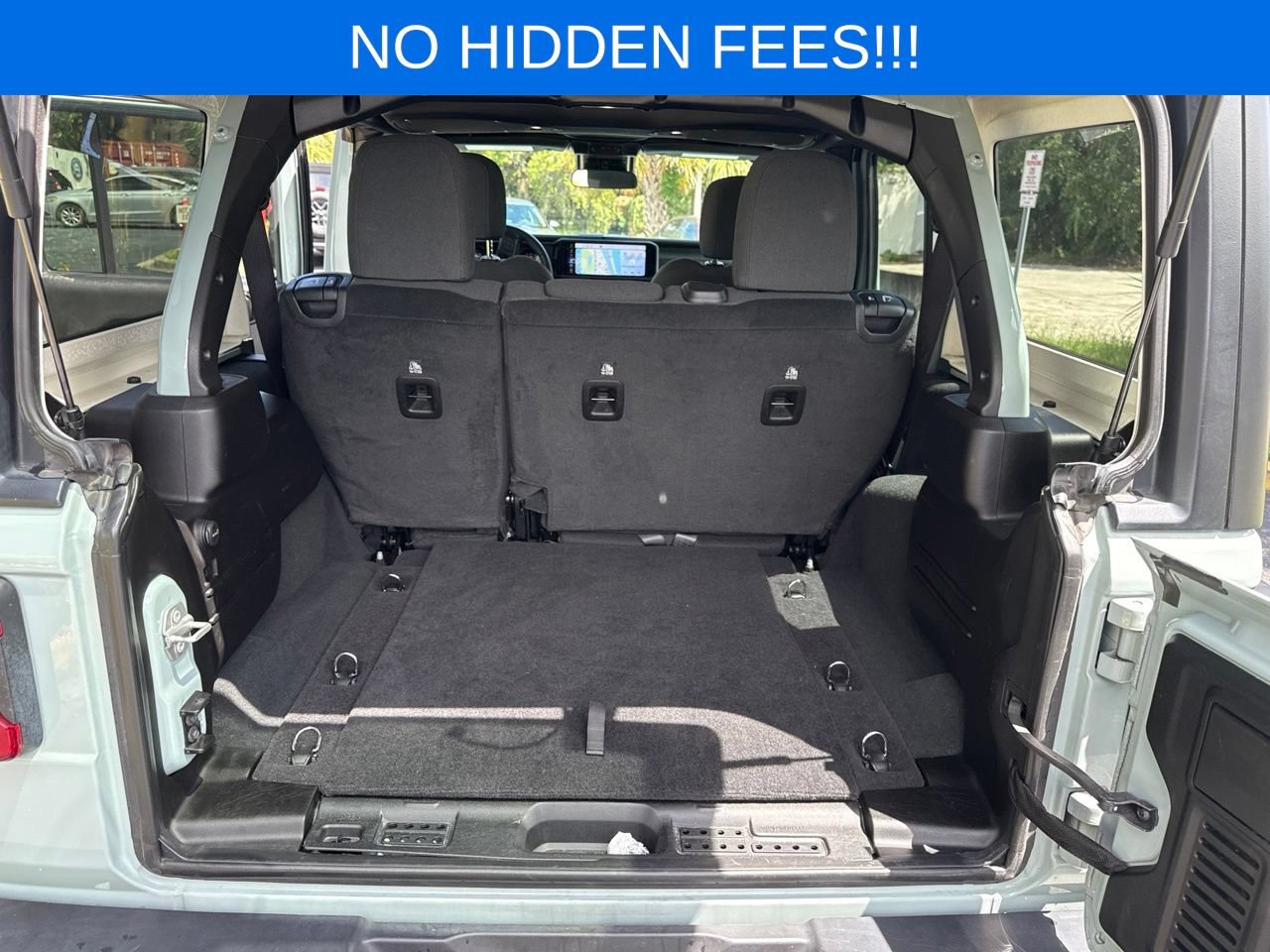 Used 2024 Jeep Wrangler Unlimited Rubicon AWD/4WD image 17