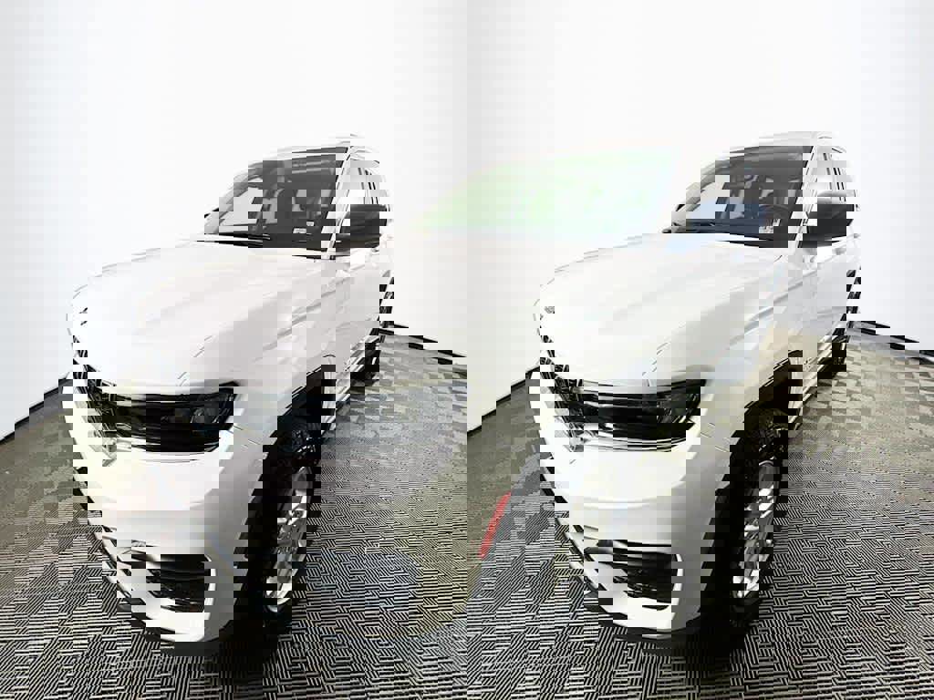 Used 2023 Jeep Grand Cherokee Laredo