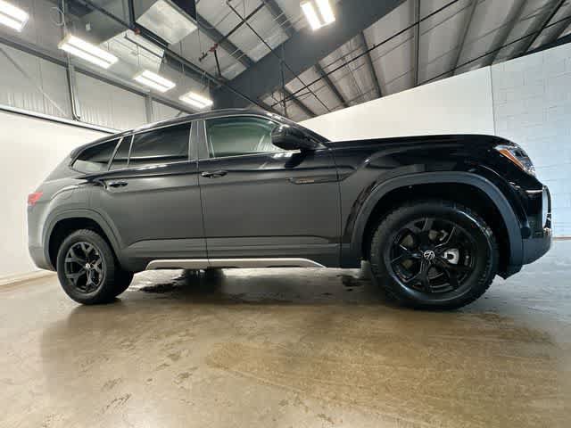 Used 2025 Volkswagen Atlas Peak Edition SE AWD/4WD image 3