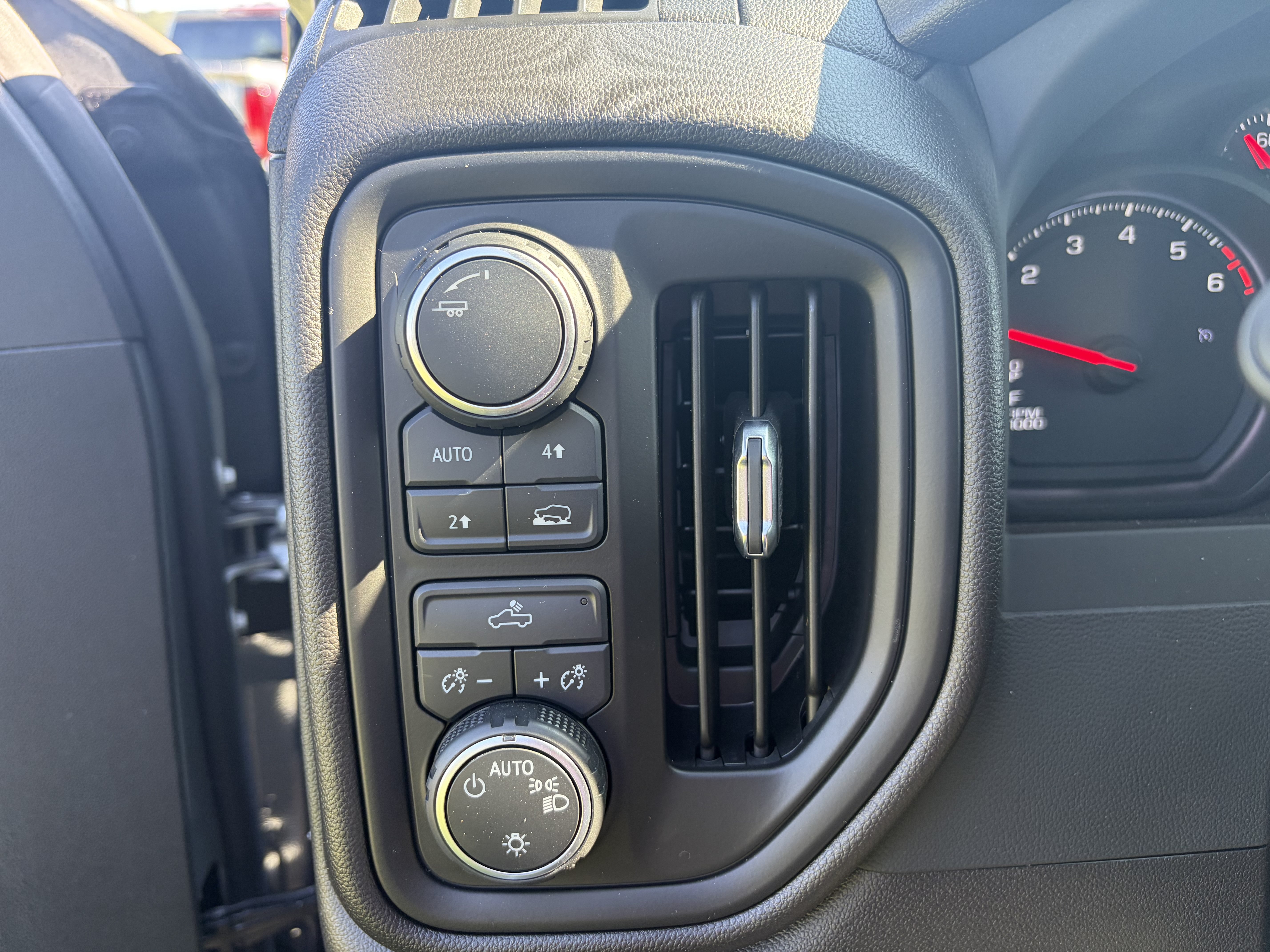 Used 2024 Chevrolet Silverado 1500 Custom AWD/4WD image 19