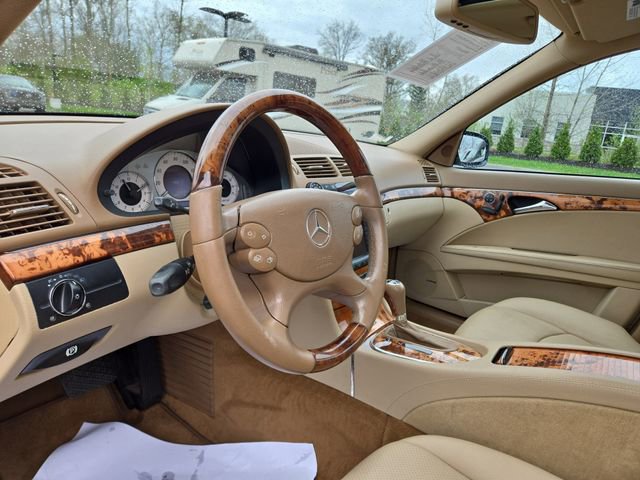 Used 2008 Mercedes-Benz E 350 4MATIC Sedan image 26