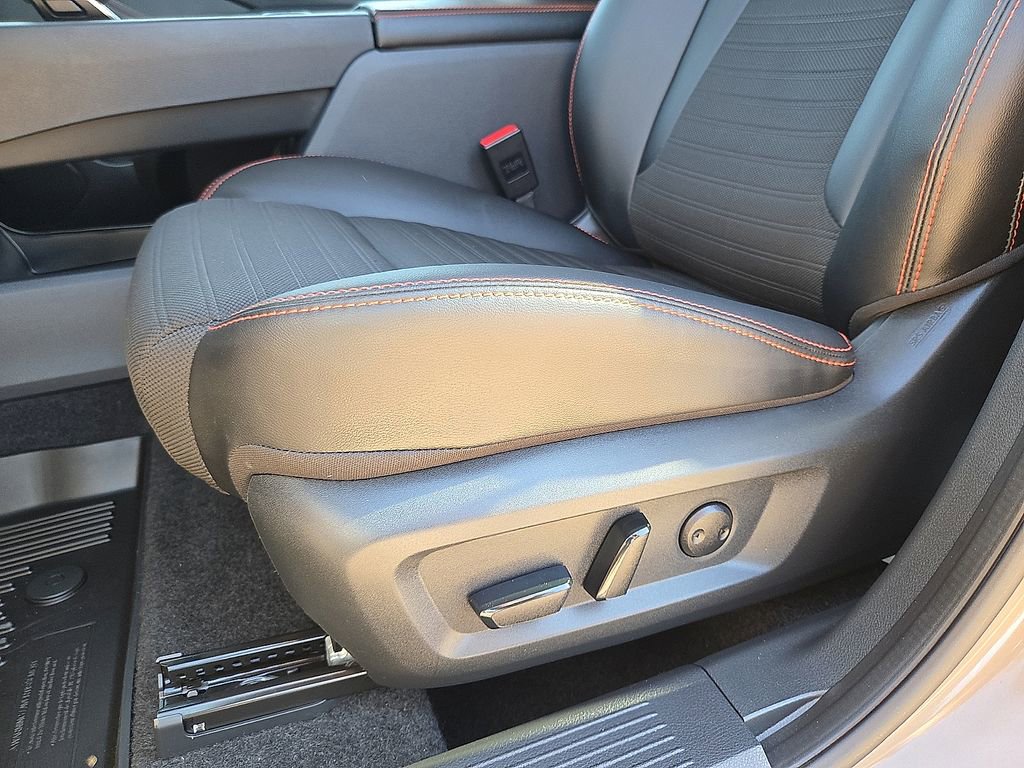 Used 2025 Nissan Rogue SV image 15