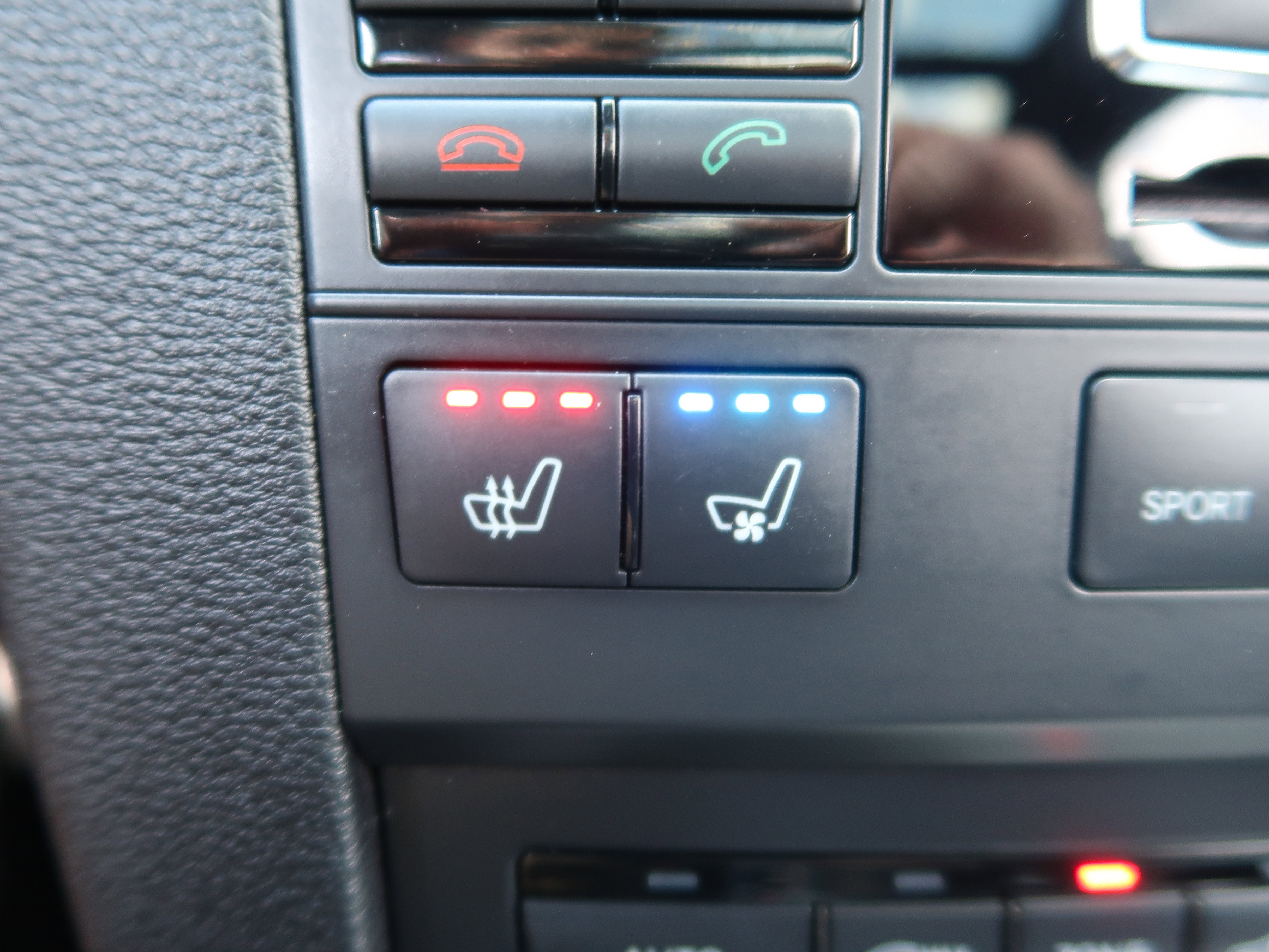 Used 2013 Mercedes-Benz E 550 Coupe w/ Premium 2 Pkg image 19