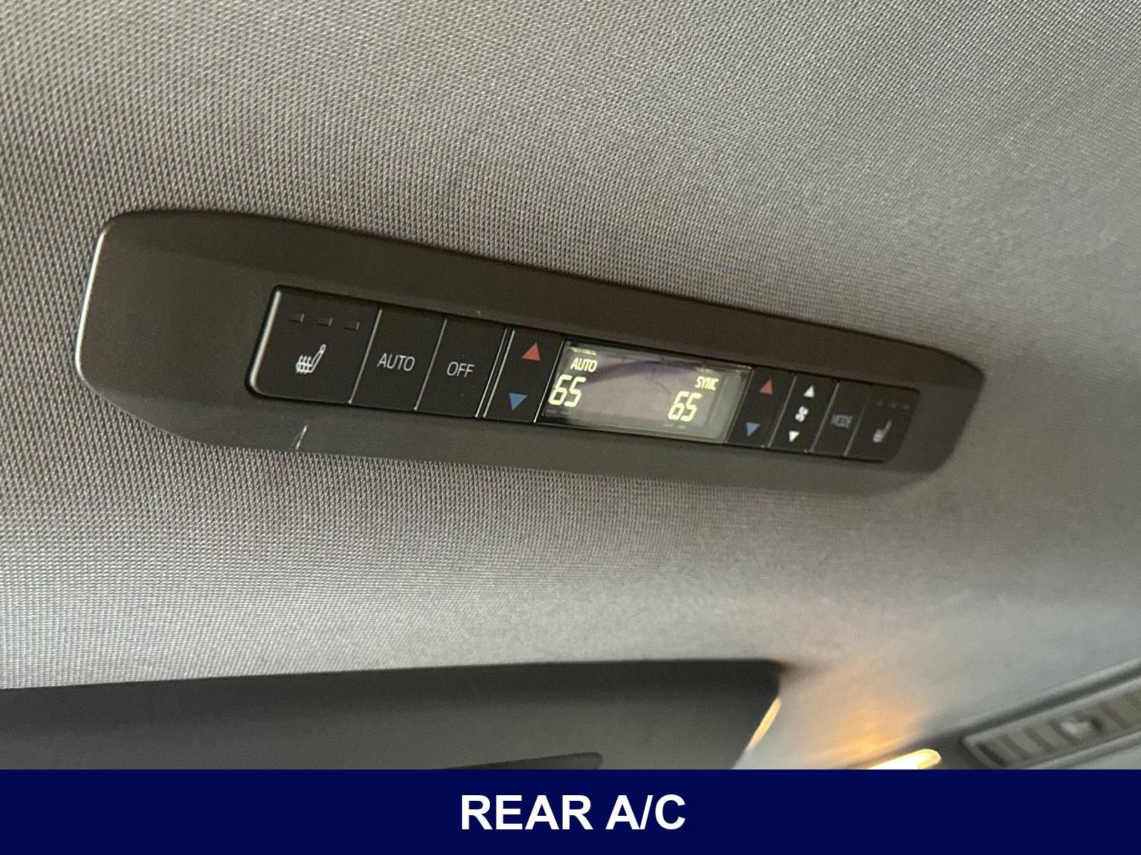 Used 2023 Toyota Sienna Platinum FWD image 17