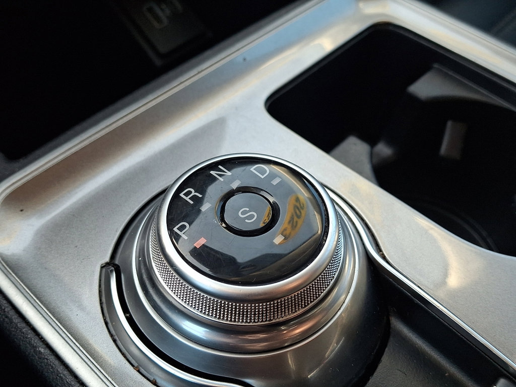 Used 2023 Ford Edge SEL image 30