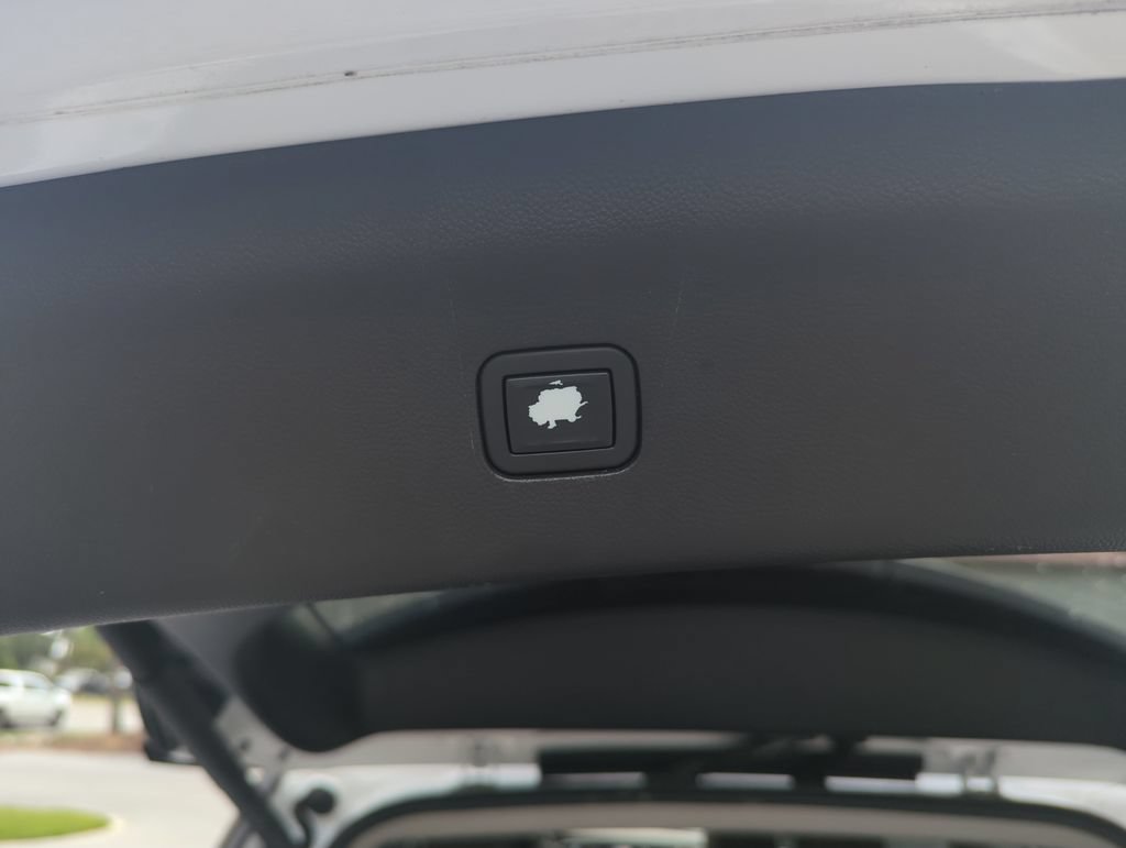 Used 2020 Buick Enclave Avenir w/ LPO, Floor Liner Package FWD image 34