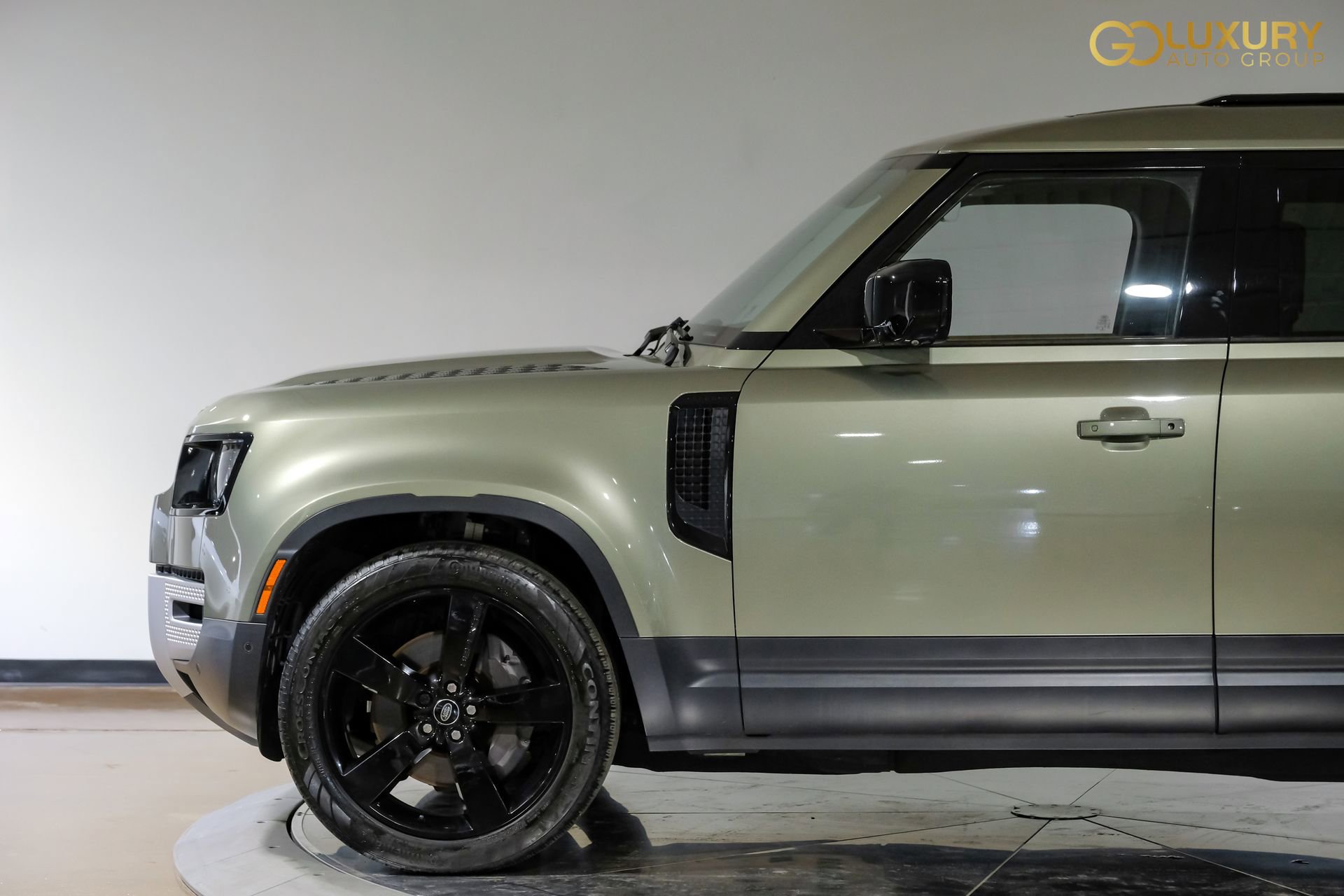 Used 2023 Land Rover Defender 110 SE AWD/4WD image 14