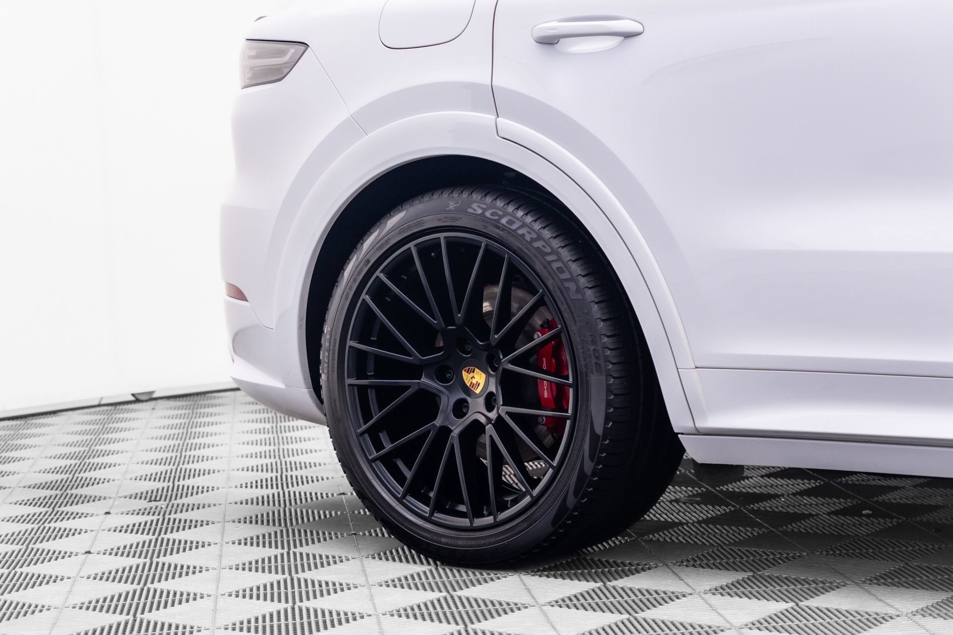 Certified 2021 Porsche Cayenne GTS w/ Premium Package Plus AWD/4WD image 38