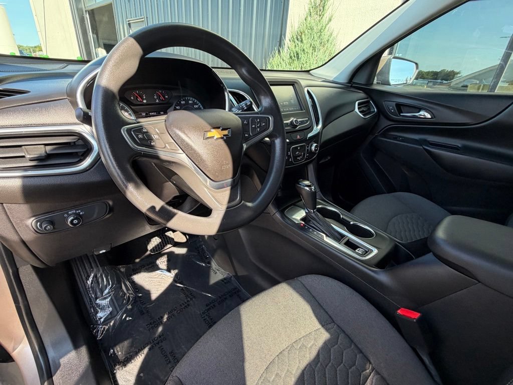Used 2018 Chevrolet Equinox LT FWD image 11