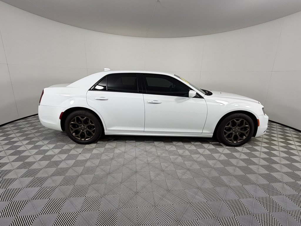 Used 2017 Chrysler 300 S AWD/4WD image 4