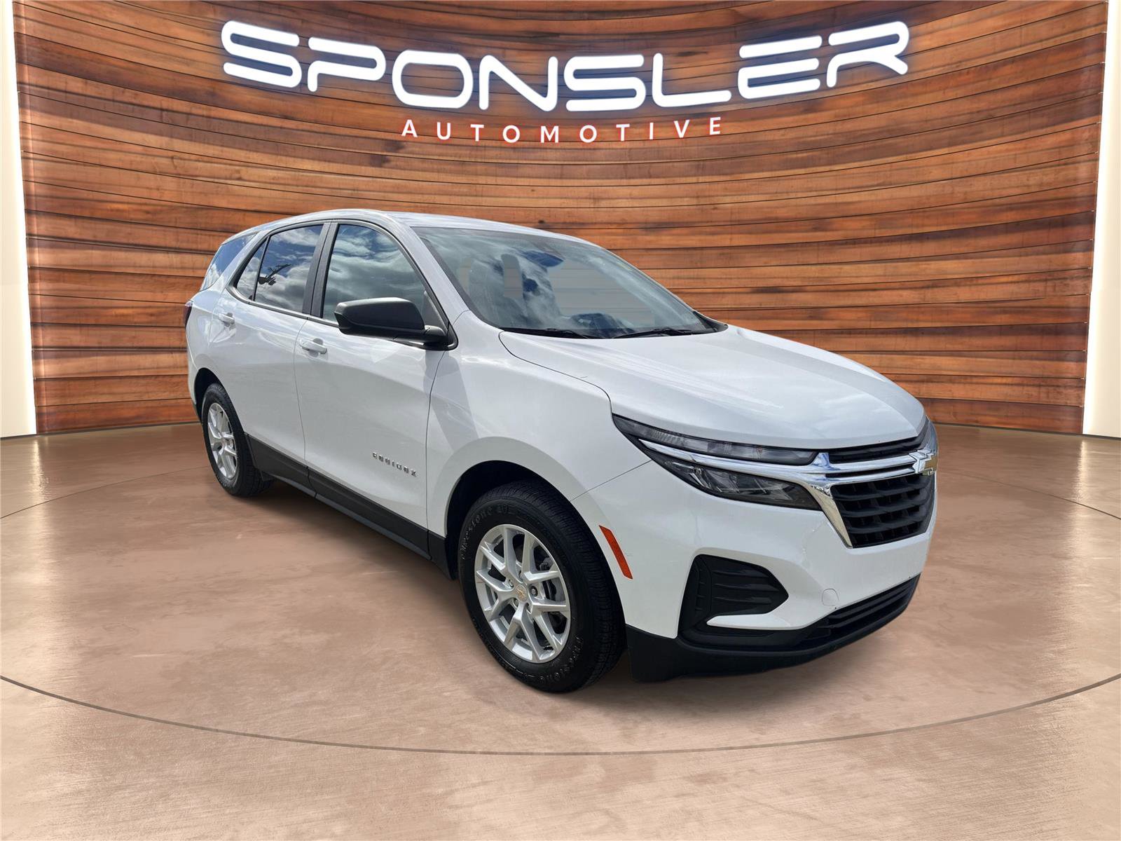 Used 2023 Chevrolet Equinox LS image 8