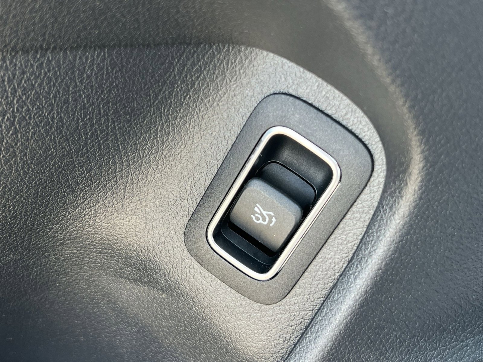 Used 2024 Mercedes-Benz CLA 250 4MATIC image 32