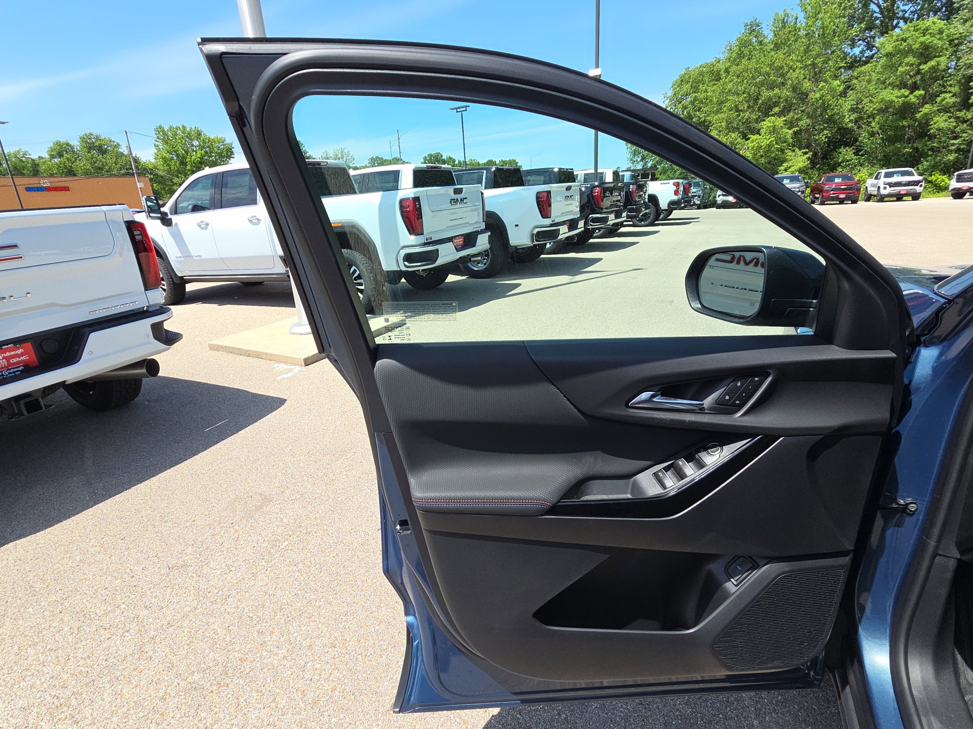 New 2026 Chevrolet Equinox RS FWD image 12